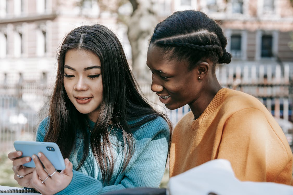 What Makes the UK’s Top Online...