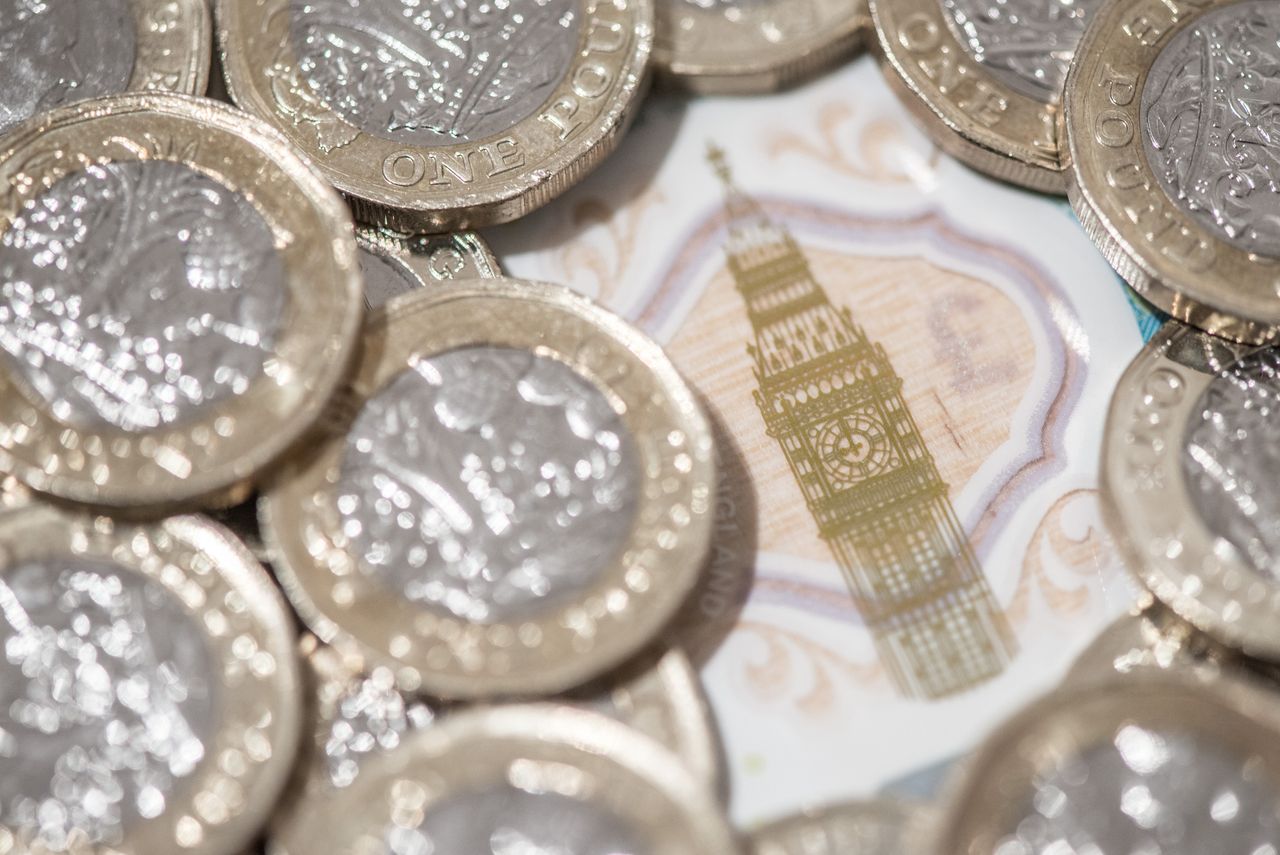 Average earnings by region – how...